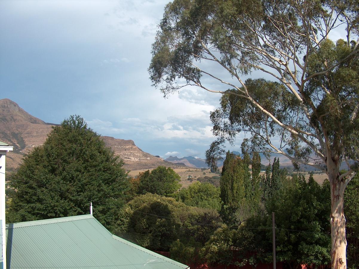 The Courtyard Guest House Clarens Exterior foto